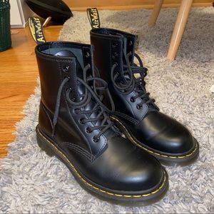 DR. MARTENS